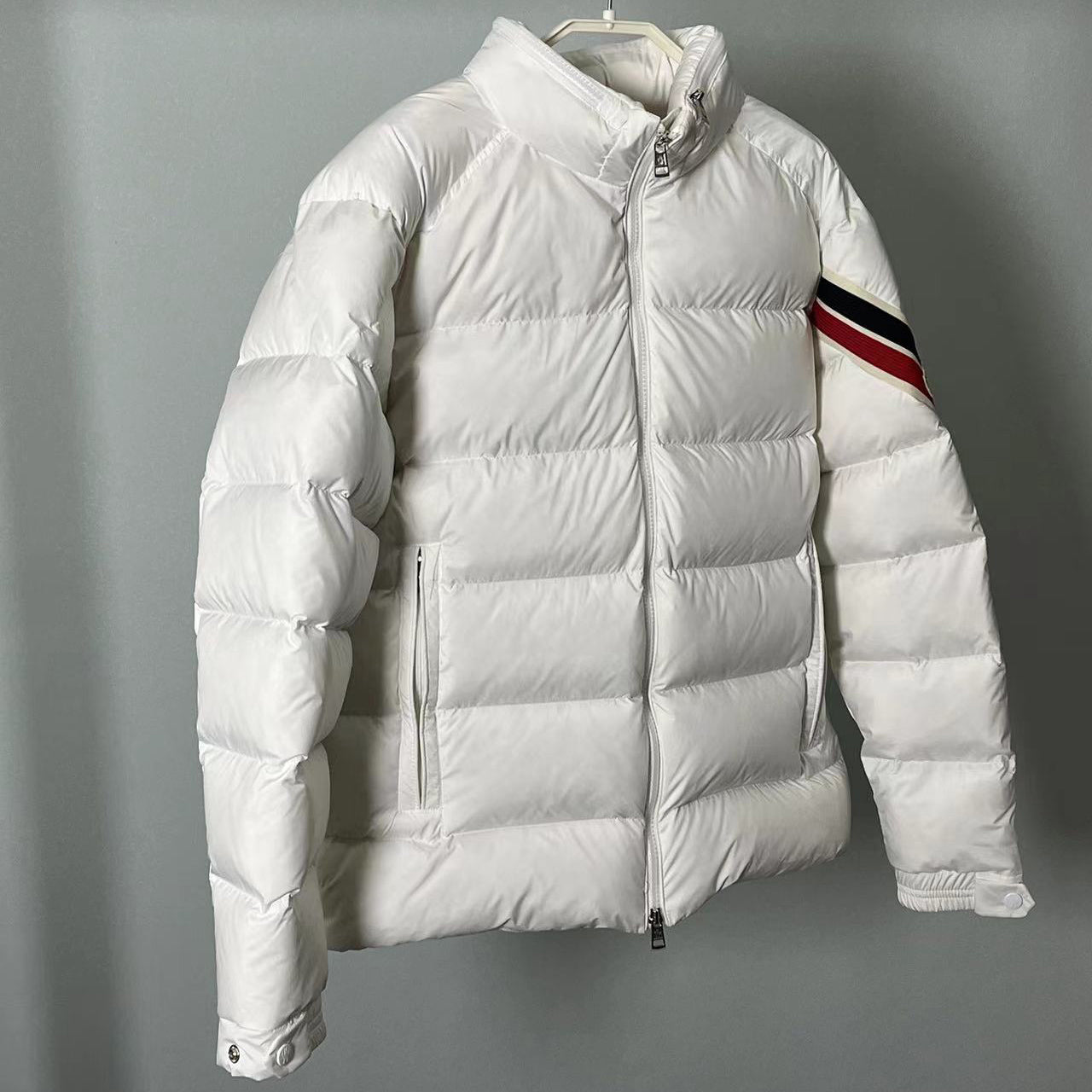 Moncler SOLAYAN SHORT DOWN JACKET