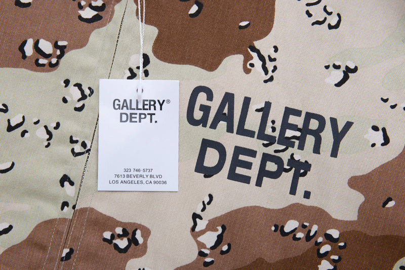 Gallery Dept. letter print camouflage coach Jacket